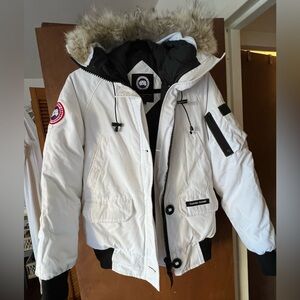 COPY - Canada Goose Chilliwack Down Jacket White with Fur - Small